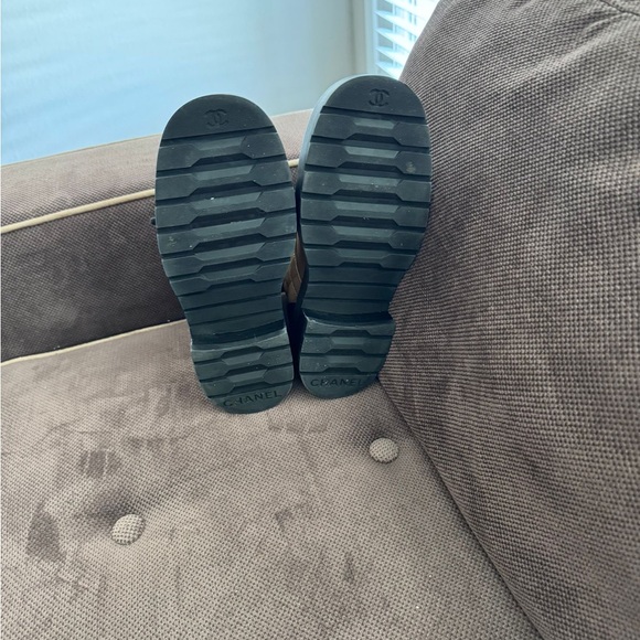 Authentic chanel boots size 6 or thin foot 6.5 please know your size on Chanel - Picture 5 of 5